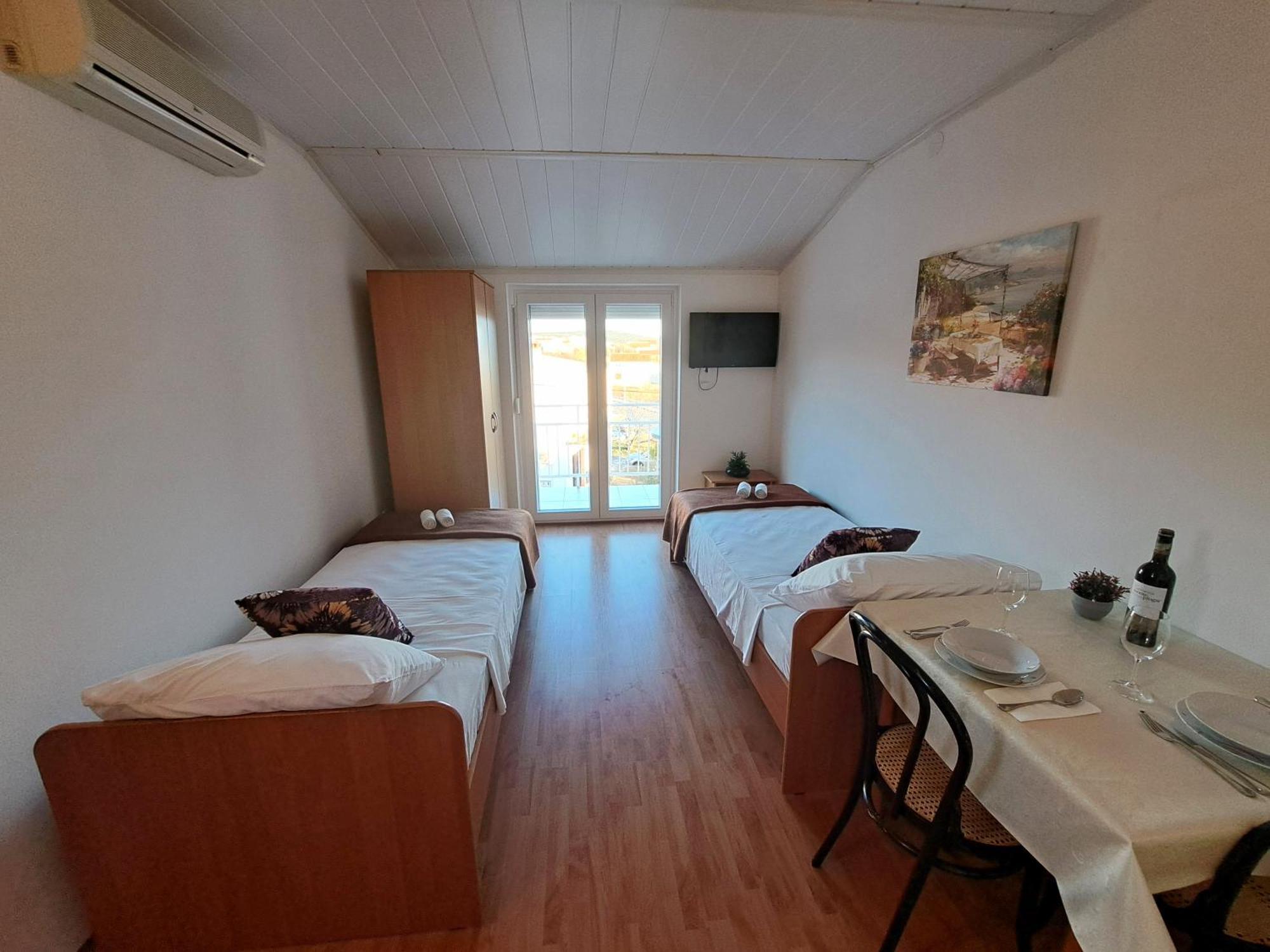 Apartments Maruna Maslenica Eksteriør billede