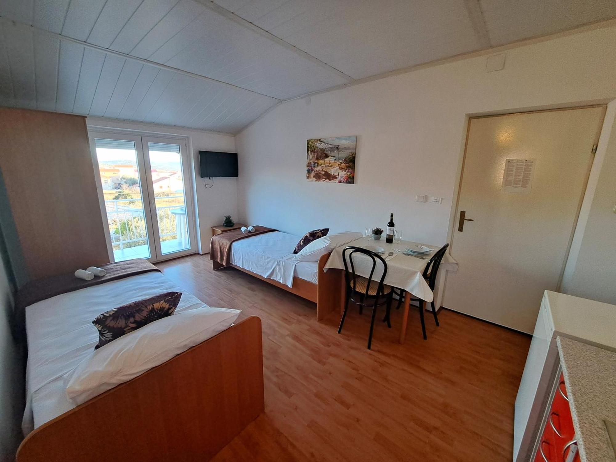 Apartments Maruna Maslenica Eksteriør billede