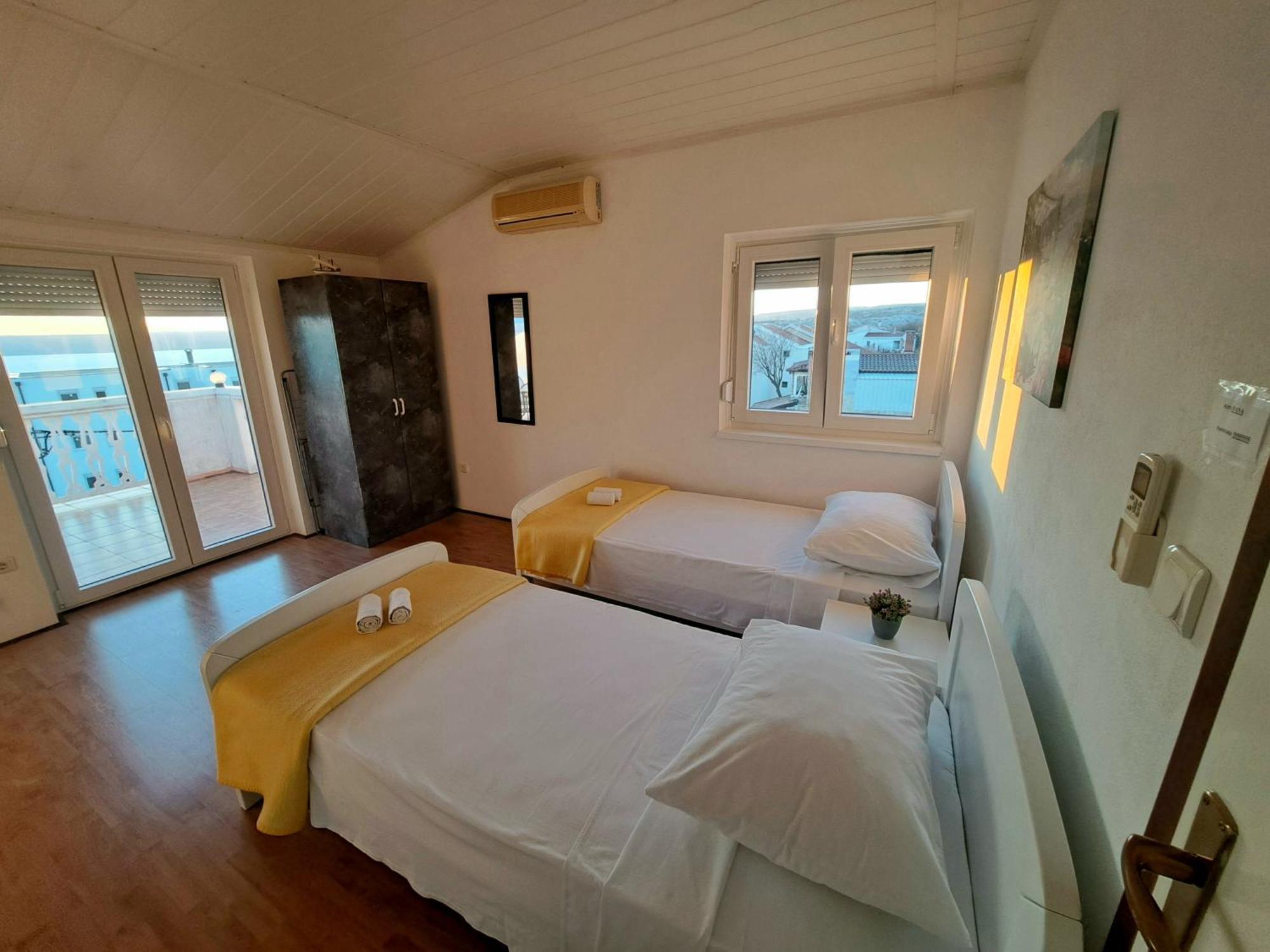 Apartments Maruna Maslenica Eksteriør billede