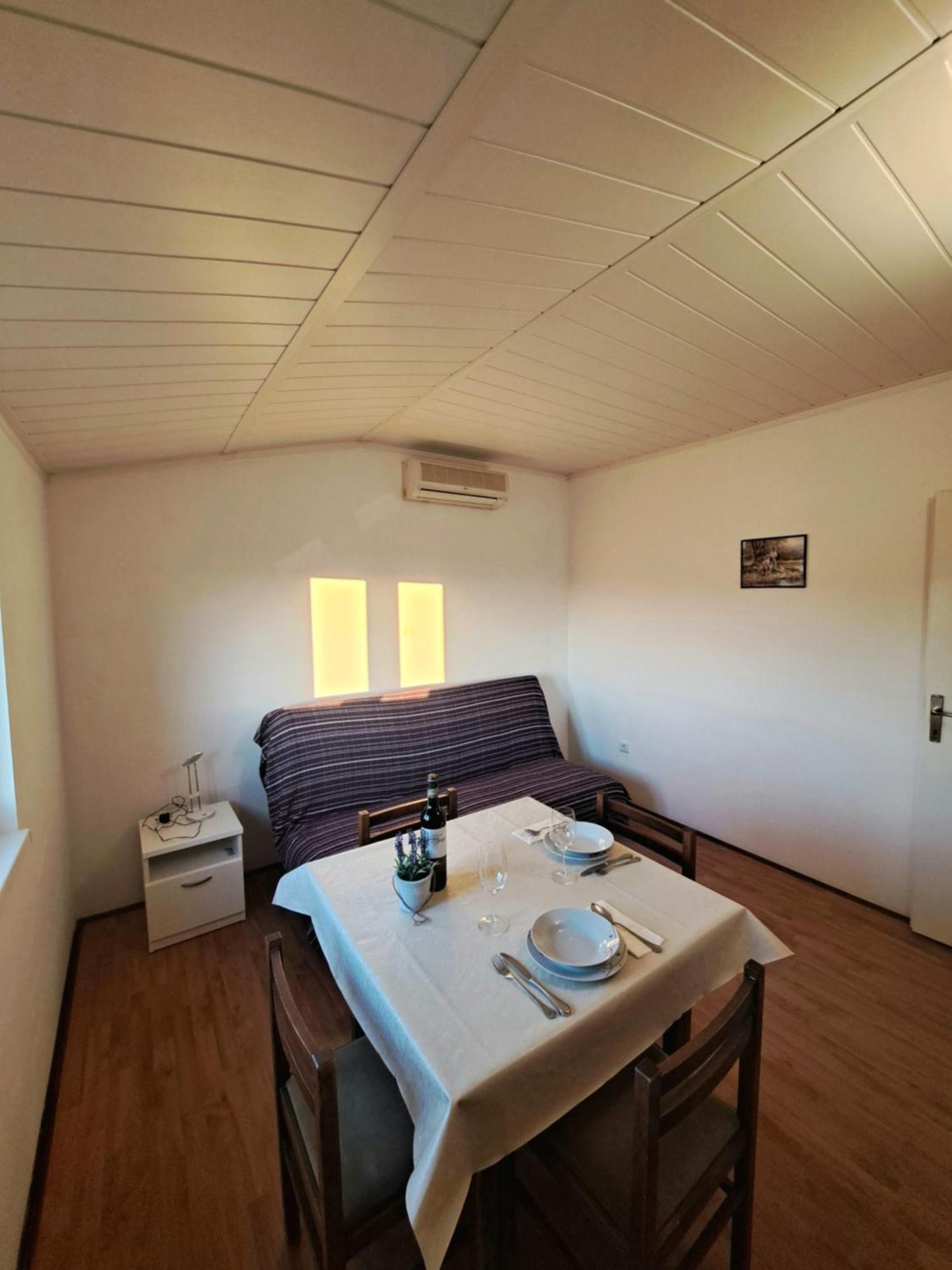Apartments Maruna Maslenica Eksteriør billede