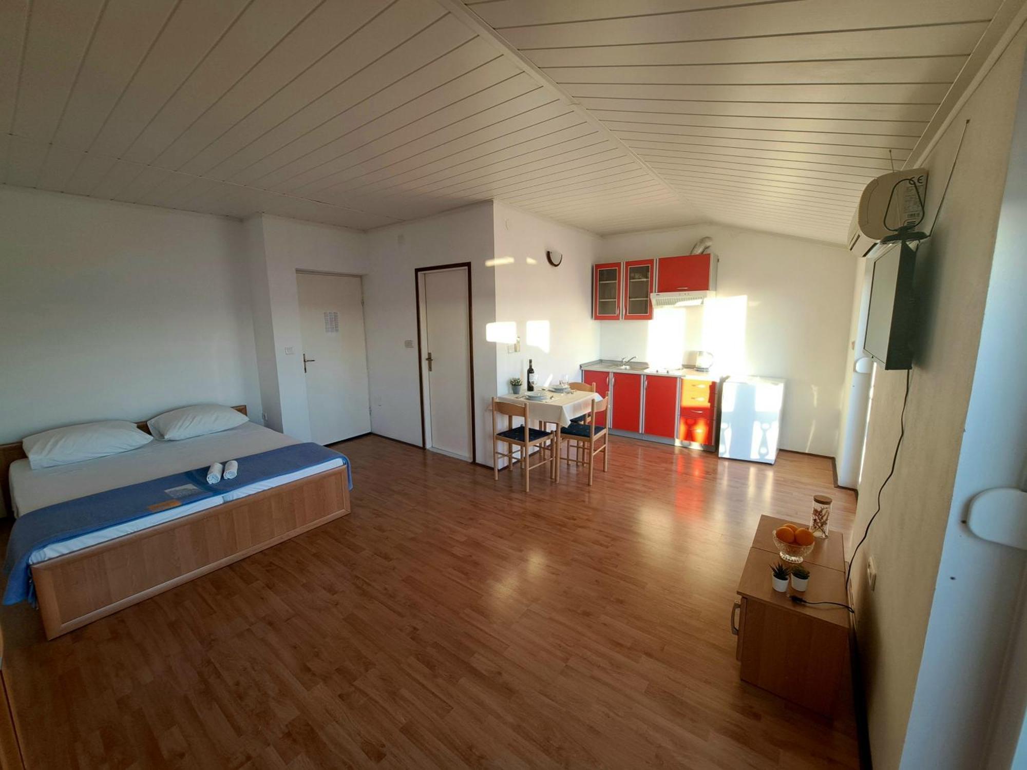 Apartments Maruna Maslenica Eksteriør billede